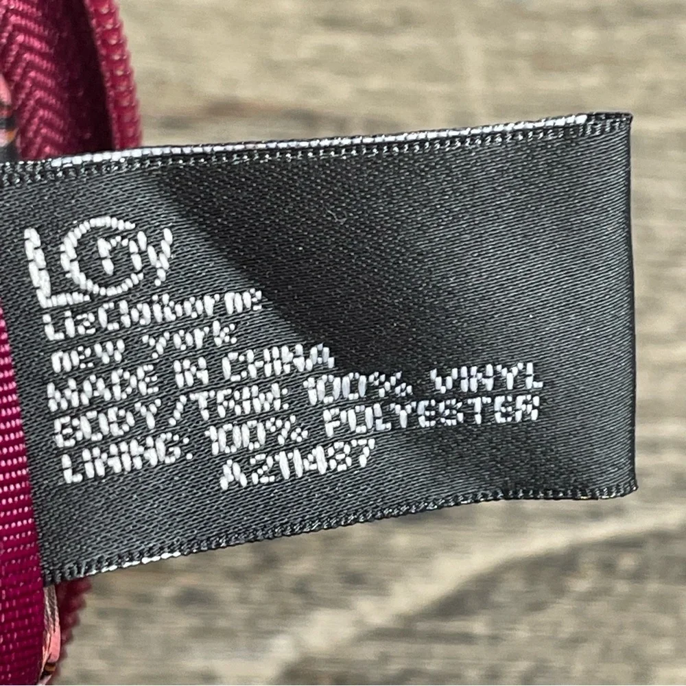 Liz Claiborne Magenta wallet/coin purse/key chain. Pre-owned.